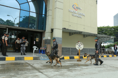 La audiencia de juicio contra 17 militares procesados por desaparición forzada en el caso Las Malvinas.