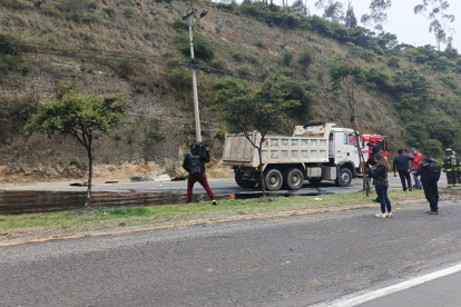 Quito emitió la restricción para que los vehículos pesados circulen por la av. Simón Bolívar y Ruta Viva.