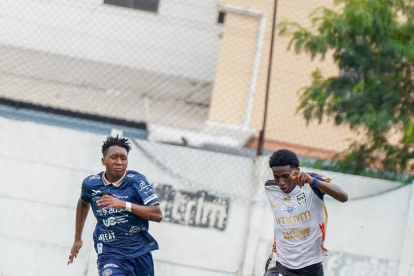 Stick Mosquera (de Cuenca Jrs.) y Neri Montaño (de Astillero) se juegan en Azogues su paso a la semifinal del ascenso a la Serie B.