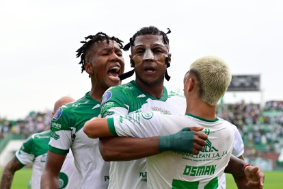 Liga de Portoviejo juega ante Guaranda su paso a las semifinales.