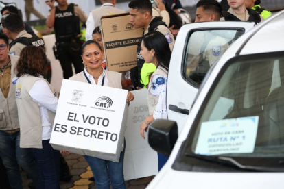 El CNE anunció el inicio de la jornada de voto en casa.
