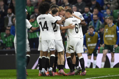 El seleccionado de Alemania se impone como líder del Grupo A de las Eliminatorias de Europa.