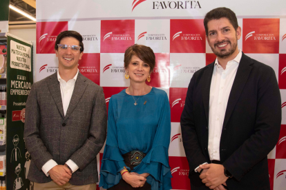 Martín Vásconez, Mónica Malo y Luis Alcívar.