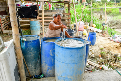 Deficiencia. En las parroquias aledañas a la cabecera cantonal no hay agua potable. Recolectan agua del río y le añaden cloro para poder usarla.
