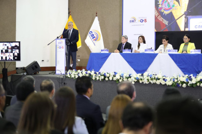 El Pleno del CNE lideró la inauguración del voto en el exterior.