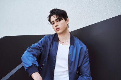 Su base en la actuación le permite versatilidad a la hora de posar.