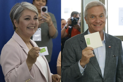 Combo de fotografías de los candidatos a la Presidencia de Chile Jeannette Jara y José Antonio Kast luego de votar este domingo.
