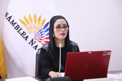 Viviana Veloz pidió la renuncia de los ministros tras la victoria del No en la consulta popular.