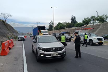 La Agencia Metropolitana de Tránsito realiza nuevos operativos de control en la Ruta Viva.