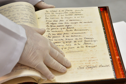 El manuscrito Victoria de Junín, Canto a Bolívar, está custodiado en la Biblioteca Municipal de Guayaquil.