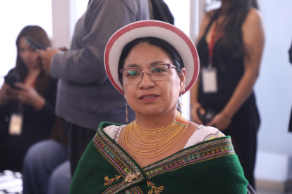 Mariana Yumbay resalta la defensa de los derechos constitucionales tras la consulta popular