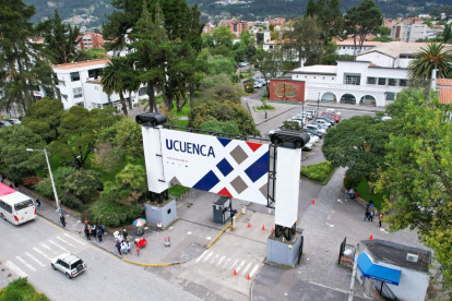 El proceso de elecciones de rector y vicerector de la Universidad de Cuenca fue suspendido por una acción de protección presentada por un precandidato.