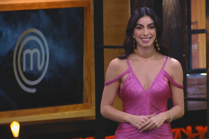 Virginia Limongi se vio como pez en el agua en el estreno de la tercera temporada de MasterChef Celebrity Ecuador.