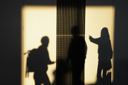 Referencia. Un asalto violento en La Vicentina Baja, norte de Quito, dejó a tres jóvenes golpeadas mientras los delincuentes huían en un vehículo.