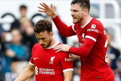 El escoces, Andrew Robertson, recordó a su amigo Diogo Jota, con quien compartió varias temporadas en el Liverpool.