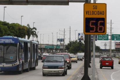 Referencial. Los radares no funcionan en Guayaquil desde abril pasado.