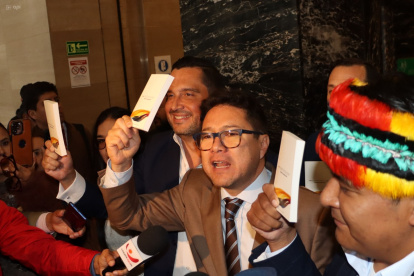 El correísmo, con la Constitución de Montecristi en mano, celebró el resultado de la Consulta 2025.