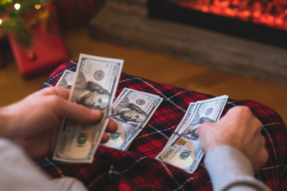 Empleados que mensualizan su décimo tercero reciben pagos proporcionales junto a su salario.