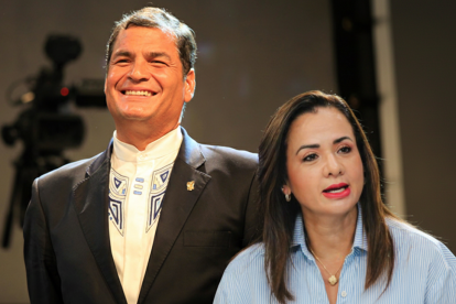 Marcela Aguiñaga, una de las figuras históricas de la RC, enfrenta hoy el rechazo público de Rafael Correa.