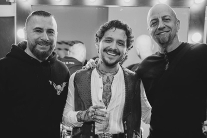 Christian Nodal celebra tras quedar libre de las acusaciones de Universal Music.