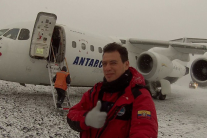 La travesía antártica de Carlos Cárdenas inspira canción que promueve ahorro inteligente del agua