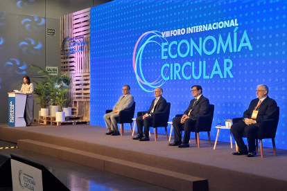 Autoridades y expertos en el octavo Foro Internacional de Economía Circular, celebrado  en Lima