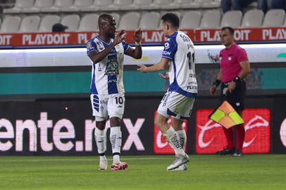 El ecuatoriano anotó el primer gol del partido al minuto 33, pero tuvo que salir por lesión a los 57".