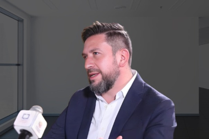 l locutor de radio Democracia, Álvaro Rosero, contó que habló con Daniel Noboa y aceptó que tenía impedimento para cargo público