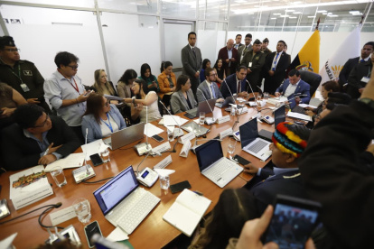 El ministro del Trabajo Harold Burbano acudió a la Comisión de Fiscalización de la Asamblea por el caso Rosero.