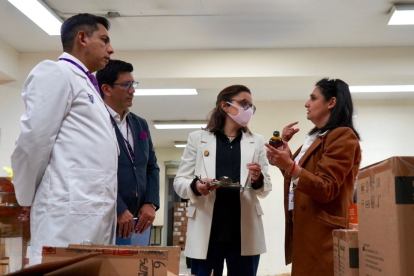 Entregan medicamentos esenciales al Hospital Eugenio Espejo en Quito.