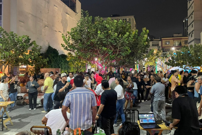 La gente  se aglomeró entre Imbabura y Panamá para bailar ritmos tropicales