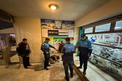 Los sospechosos fueron neutralizados por agentes municipales, hasta la llegada de la Policía Nacional.