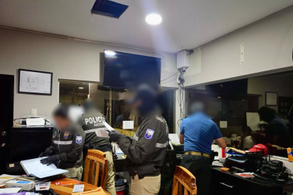 Un ciudadano serbio y tres ecuatorianos fueron condenados a diez años de prisión por el lavado de más de 11 millones de dólares.