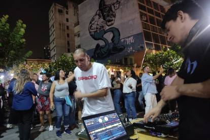 DJ Jazzam animando la calle Panamá