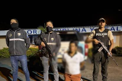 Policía detuvo al ciudadano Yuran, considerado el primer más buscado de la provincia de Napo por el delito de femicidio.