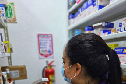 En la primera farmacia clausurada se hallaron cerca de 100 ampollas de Tétanol sin registro sanitario.