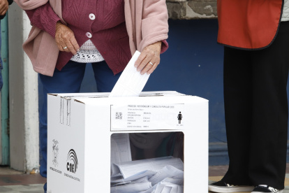 Los ecuatorianos se pronunciaron sobre cuatro preguntas impulsadas por el Gobierno de Daniel Noboa el 16 de noviembre de 2025.