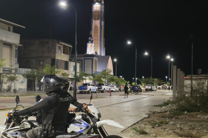 En la misa de reinauguración de la iglesia Templo Faro de Puerto Bolívar participaba el alcalde de Machala.