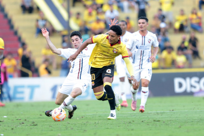 Barcelona SC y Liga de Quito empataron 2-2 en el Monumental.