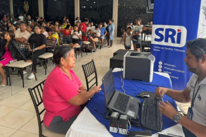 El proceso de devolución del IVA lleva retrasado más de 8 meses para algunas personas.