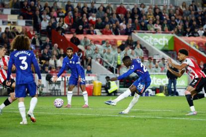 Moisés Caicedo será titular en el choque de Chelsea ante FC Barcelona.