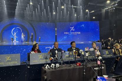 El presidente y copropietario de Miss Universo, Raúl Rocha, negó este lunes las acusaciones de fraude que han circulado sobre la victoria de la mexicana Fátima Bosch.