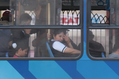 El transporte público se vuelve un servicio que las mujeres evitan por miedo.