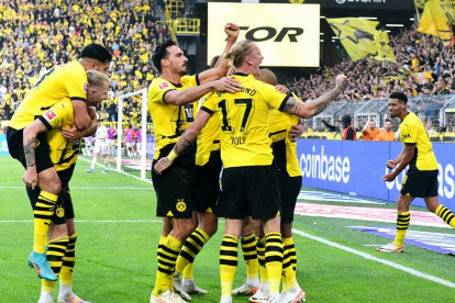 Borussia Dortmund recibe a Villarreal en Champions League.