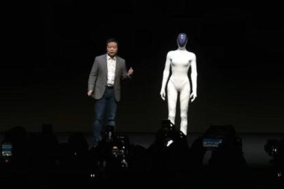 IRON es un robot biónico humanoide capaz de moverse con la naturalidad de una persona y procesar billones de tareas por segundo.