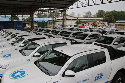 Camionetas de Aseo Cantonal del Municipio de Guayaquil.