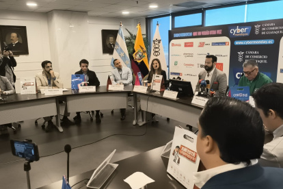 Miembros de la Cámara de Comercio de Guayaquil anuncian los planes para el Cyber Monday 2025.