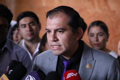 El ministro de Trabajo, Harold Burbano, se pronunció sobre las reformas a varias leyes de los servidores públicos que debatirá la Asamblea.