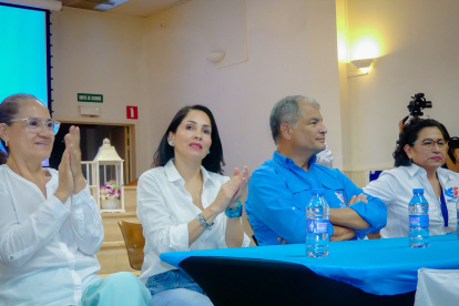 Luisa González cuenta con el apoyo del máximo líder de la Revolución Ciudadana, Rafael Correa.