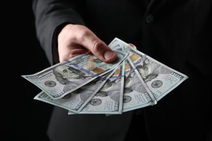 El salario básico unificado para el 2026 en Ecuador se definirá en diciembre.